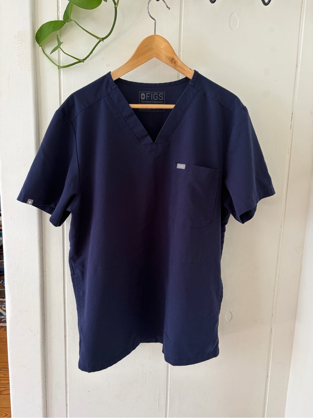THREE Men's Fig scrubs in Navy Blue